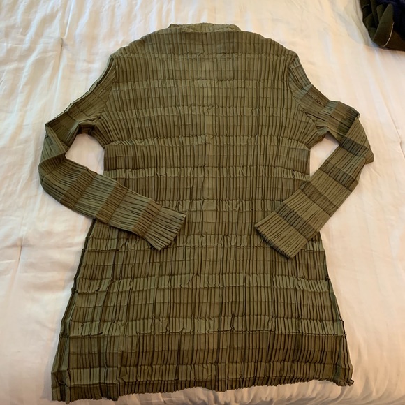 EUC Babette Long Sleeve Button Up - Picture 6 of 6